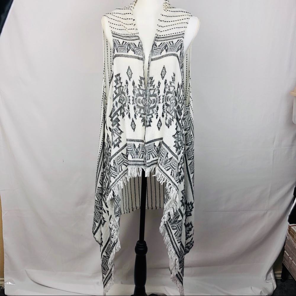 Lane Bryant Aztec Print Long Vest White with Black